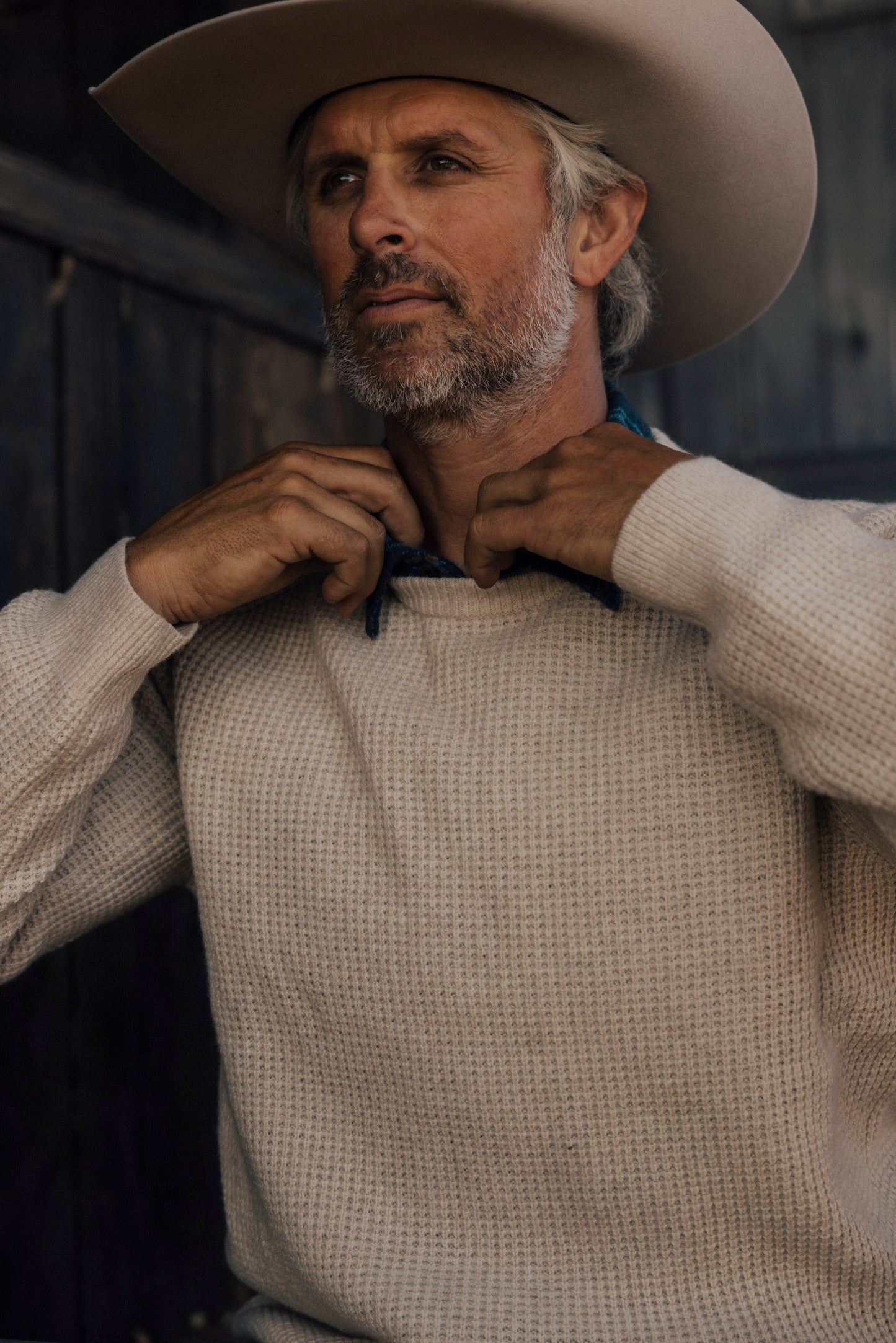Marlow Raglan Crew - Almond