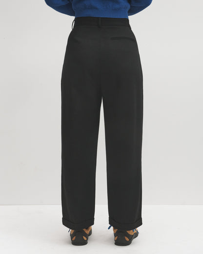 Lowie Drill Black Pleat Front Trouser