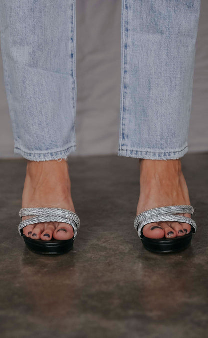 chinese laundry: friendly heel