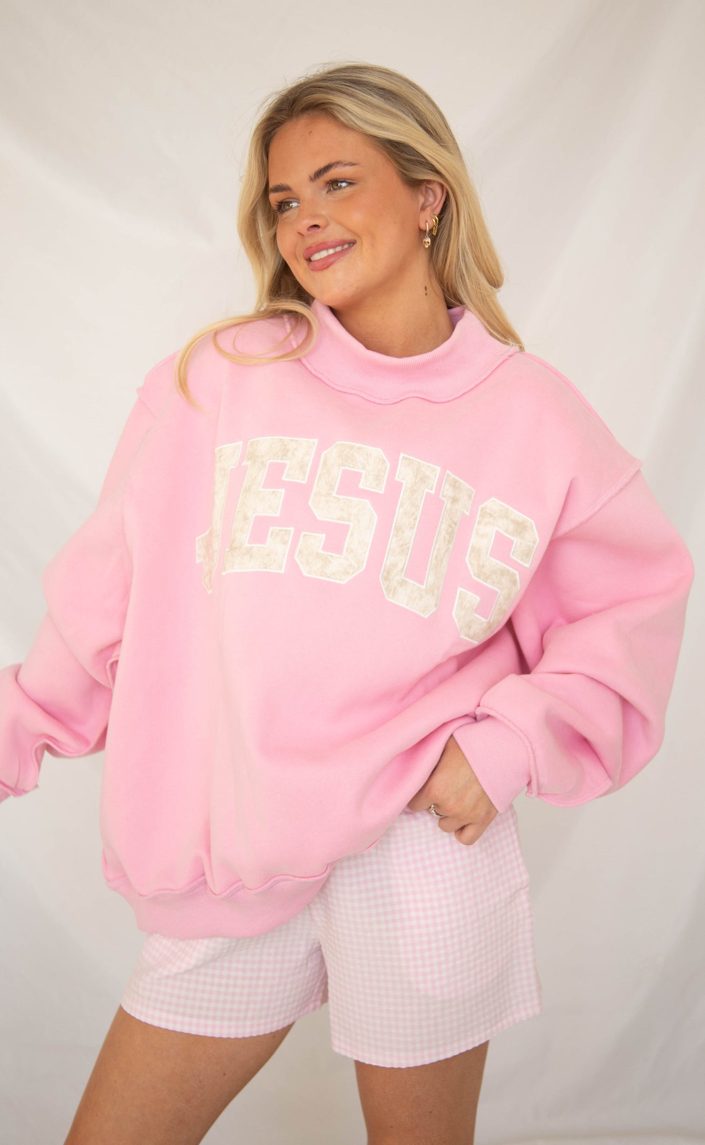 Jesus embroidered mock neck - pink