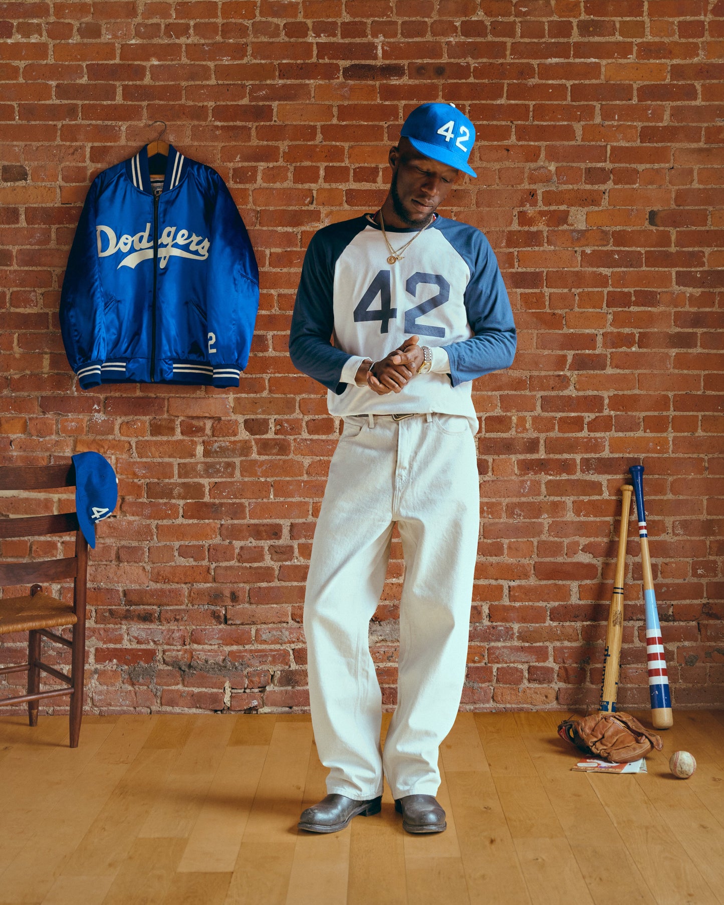 Jackie Robinson '42' Vintage Baseball Tee