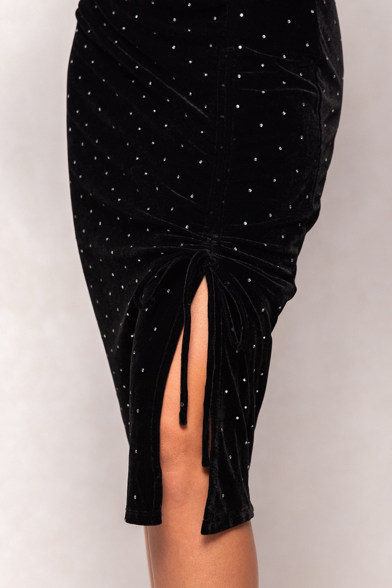 Hunter Dress in Black Velvet - Slightly Imperfect