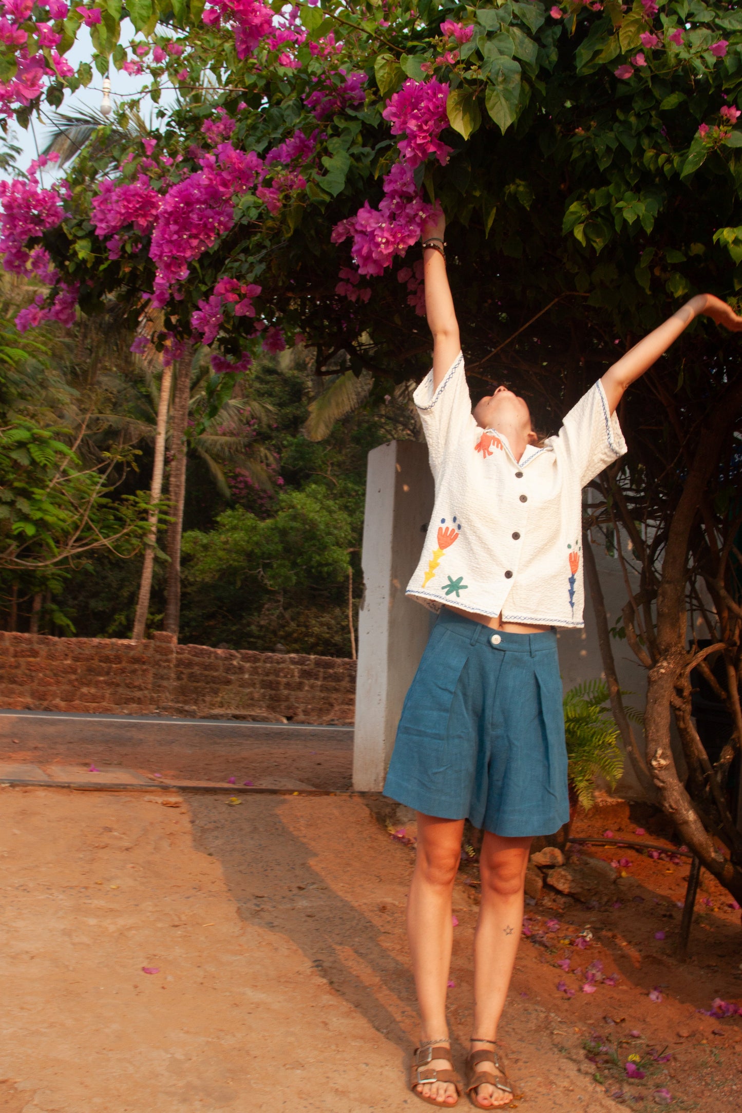 Lowie Cotton Linen Washed Blue Shorts