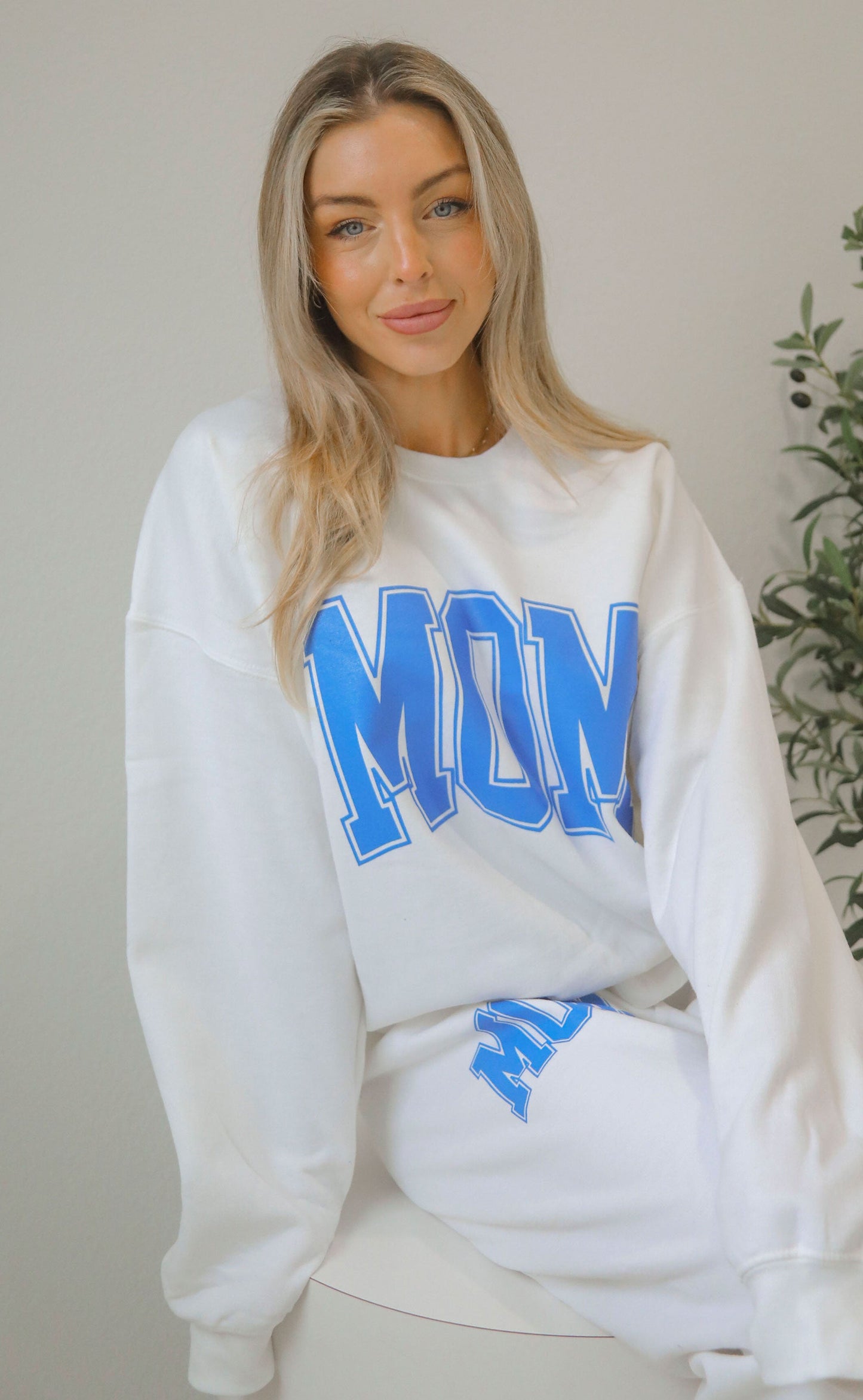 friday + saturday: mom sweatshirt - blue