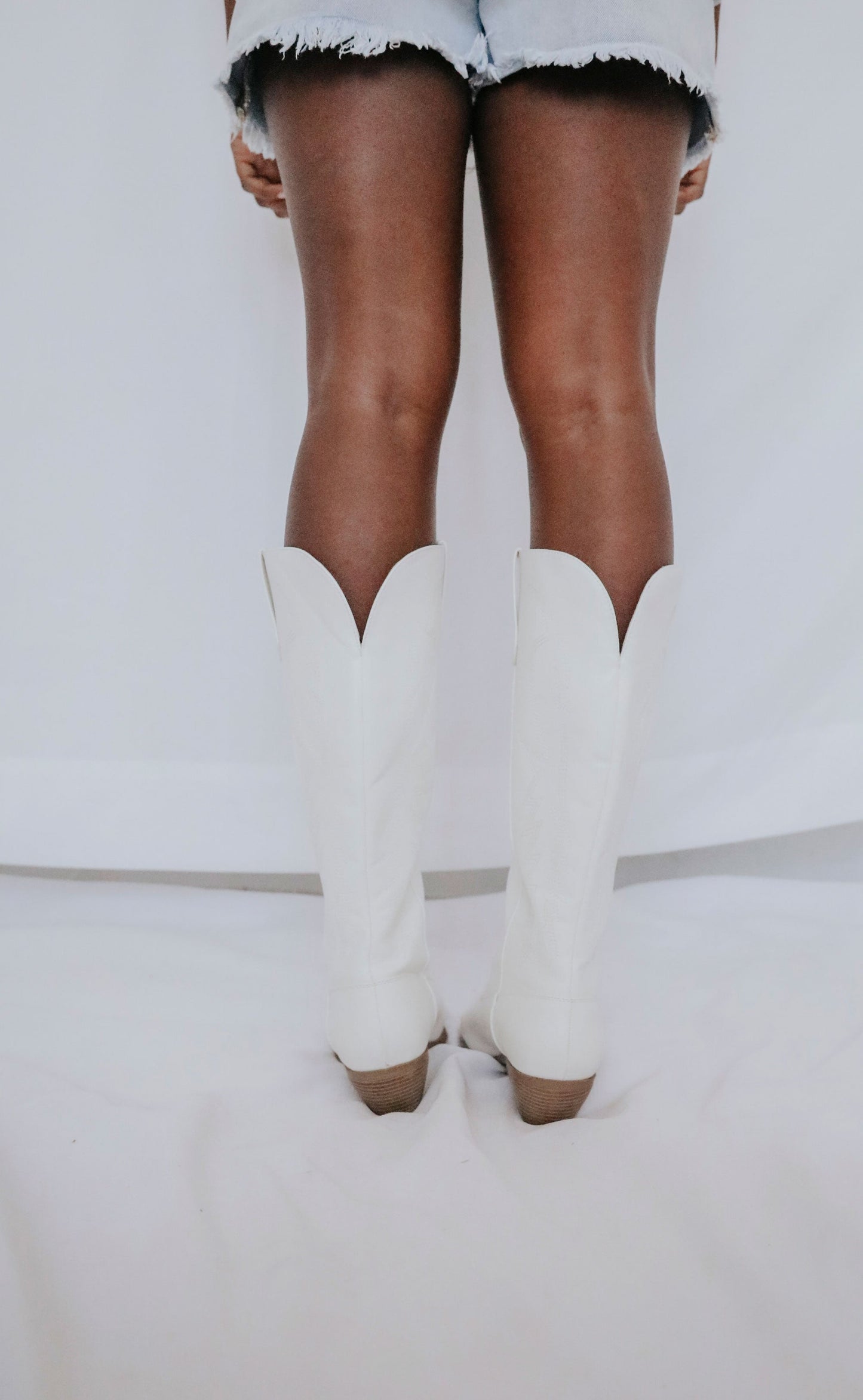 leave this town boot - white
